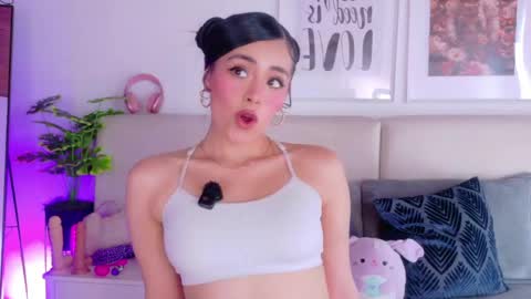 Sara online show from April 30, 8:48 pm