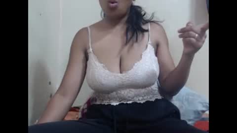 saronette online show from December 30, 9:05 am