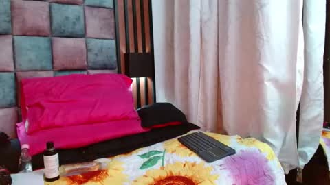 sara online show from March 10, 10:48 am