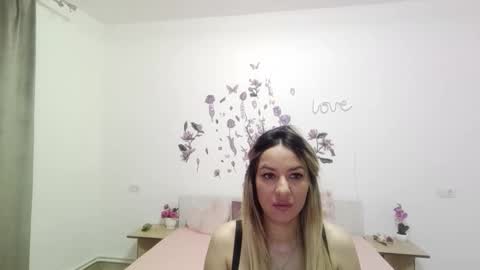 Snapshot of sarrabloom chatting on March 28, 7:35 pm sarrabloom online show from March 28, 7:35 pm