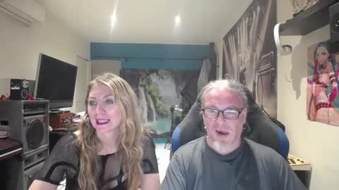 Snapshot of saruandjay chatting on October 17, 7:16 pm Giselle and Jay online show from October 17, 7:16 pm