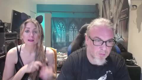Snapshot of saruandjay chatting on October 22, 6:35 am Giselle and Jay online show from October 22, 6:35 am