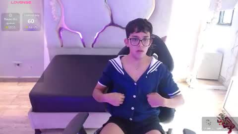 Snapshot of sasan_tay chatting on July 16, 2:34 pm sasan_tay online show from July 16, 2:34 pm