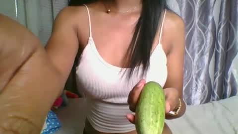 Snapshot of sasexy69 chatting on December 14, 5:13 am Anaelle online show from December 14, 5:13 am