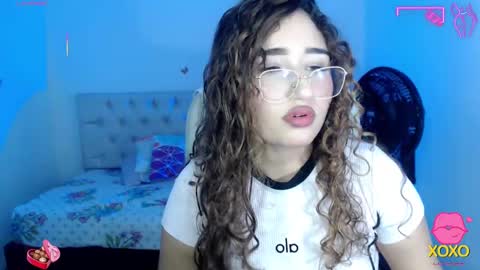 Snapshot of sasha_17_ chatting on October 6, 5:10 pm Sofia online show from October 6, 5:10 pm