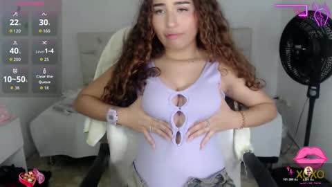 Snapshot of sasha_17_ chatting on October 26, 10:04 pm Sofia online show from October 26, 10:04 pm