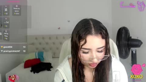 Snapshot of sasha_17_ chatting on October 28, 12:03 am Sofia online show from October 28, 12:03 am