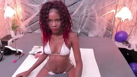 Snapshot of sasha_brownie_ chatting on November 3, 7:59 pm Sasha online show from November 3, 7:59 pm