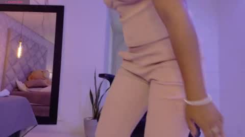 Snapshot of sasha_sinne chatting on May 22, 10:54 am sasha_sinne online show from May 22, 10:54 am