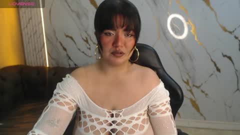 Snapshot of sasha_tf chatting on June 14, 12:51 pm Sasha online show from June 14, 12:51 pm