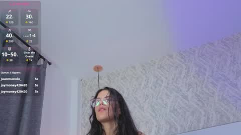 Snapshot of sasha_wolff chatting on April 28, 2:27 am Sasha online show from April 28, 2:27 am