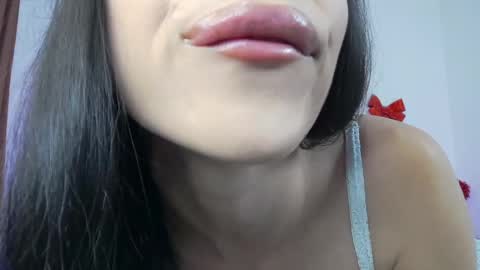 Snapshot of sashaaluvv chatting on May 20, 6:58 pm Sasha Luv online show from May 20, 6:58 pm