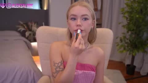 sashalore online show from March 29, 2:33 am