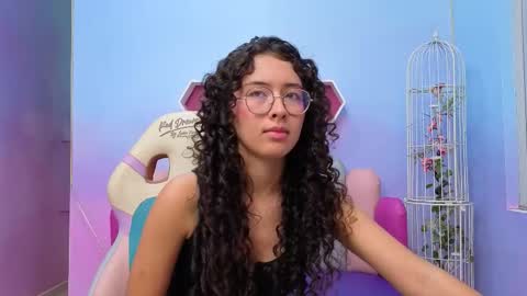 Snapshot of sashamonroee_ chatting on October 25, 4:09 am SashaMonroee online show from October 25, 4:09 am