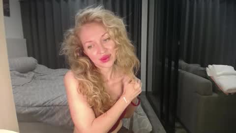 Sasha online show from April 6, 4:52 pm