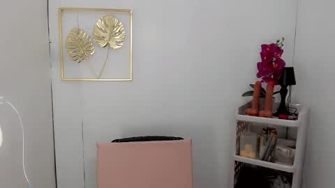 Sashi online show from September 25, 1:59 pm