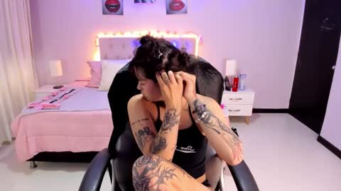 saskia_vellour online show from March 14, 12:21 pm