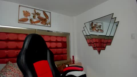 Snapshot of saskiagrendel chatting on September 25, 6:22 pm saskiagrendel online show from September 25, 6:22 pm