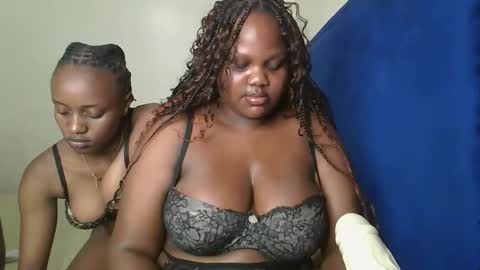 sassie_bee online show from September 16, 6:09 pm