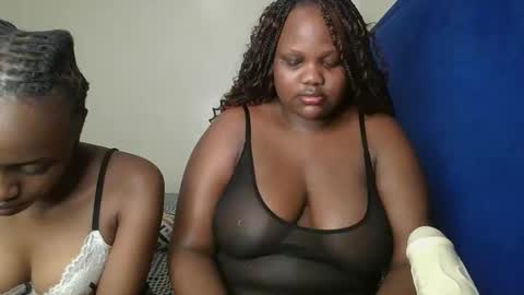 sassie_bee online show from September 19, 6:41 pm