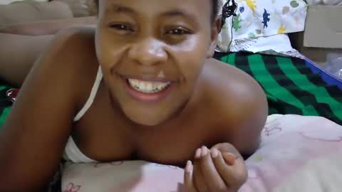 Snapshot of sassy_bella chatting on March 5, 10:32 pm sassy_bella online show from March 5, 10:32 pm