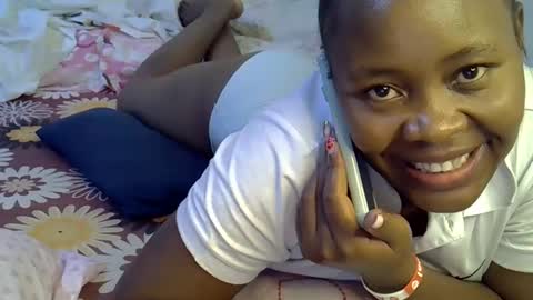 Snapshot of sassy_bella chatting on September 21, 6:26 am sassy_bella online show from September 21, 6:26 am