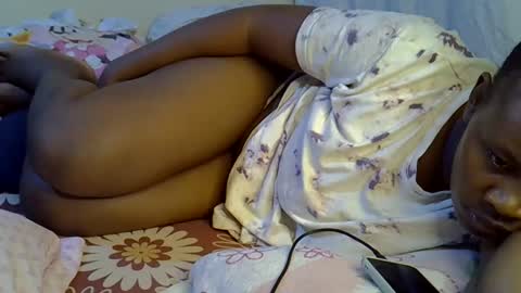 Snapshot of sassy_bella chatting on September 23, 3:26 pm sassy_bella online show from September 23, 3:26 pm