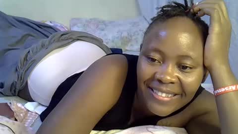 Snapshot of sassy_bella chatting on October 4, 2:20 am sassy_bella online show from October 4, 2:20 am