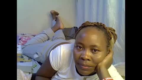 Snapshot of sassy_bella chatting on October 28, 6:54 pm sassy_bella online show from October 28, 6:54 pm