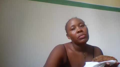 Snapshot of sassy_bella chatting on November 18, 2:21 pm sassy_bella online show from November 18, 2:21 pm