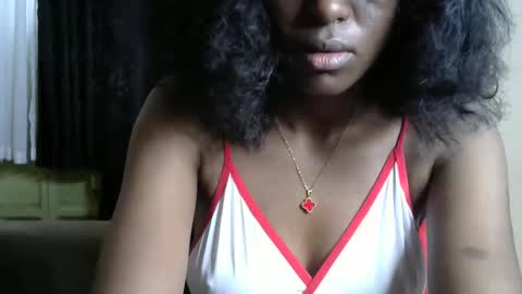 Snapshot of sassy_lyne chatting on December 4, 8:12 am sassy_lyne online show from December 4, 8:12 am