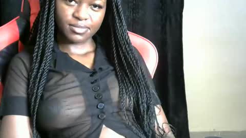 Snapshot of sassy_lyne chatting on April 29, 1:32 am sassy_lyne online show from April 29, 1:32 am