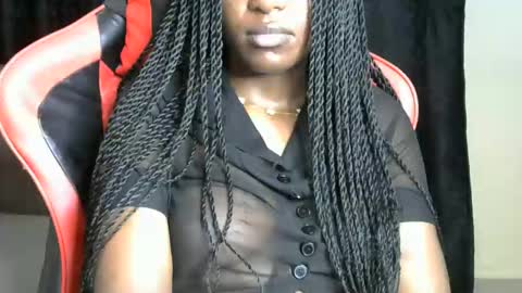 Snapshot of sassy_lyne chatting on May 18, 11:32 pm sassy_lyne online show from May 18, 11:32 pm