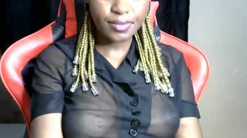 Snapshot of sassy_lyne chatting on May 31, 7:48 pm sassy_lyne online show from May 31, 7:48 pm