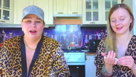 sassy_seasons online show from February 12, 11:51 am