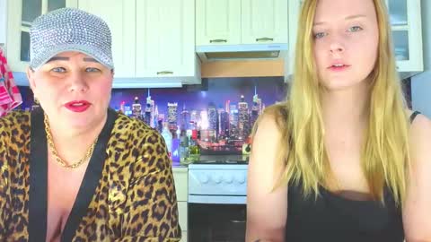 sassy_seasons online show from February 13, 10:44 am