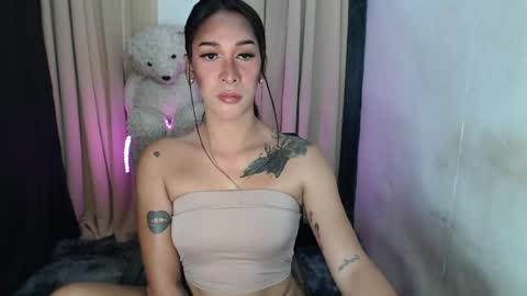 Snapshot of sassy_ts69 chatting on May 4, 9:33 pm HERA online show from May 4, 9:33 pm