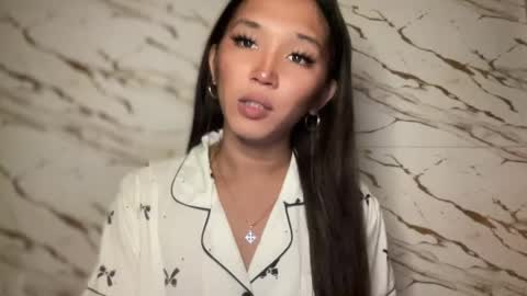 Sassygirl online show from April 21, 10:32 am