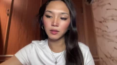 Snapshot of sassy_yourgirlxxxx chatting on May 4, 12:39 am Sassygirl online show from May 4, 12:39 am