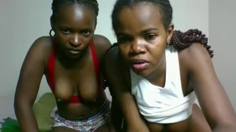 Snapshot of sassybrown25 chatting on December 2, 10:27 pm sassybrown25 online show from December 2, 10:27 pm