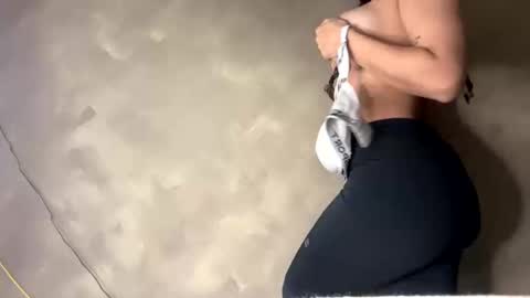 Snapshot of sassylilah chatting on November 17, 2:23 pm Lilah online show from November 17, 2:23 pm