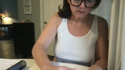 sassynsweetmilf online show from March 15, 11:49 am
