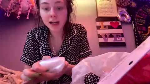Snapshot of sassyseductive chatting on April 30, 8:57 pm sassyseductive online show from April 30, 8:57 pm