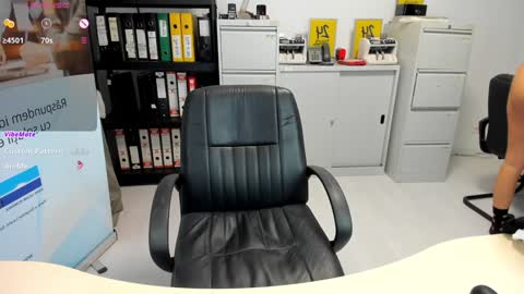 sassytiff online show from January 14, 3:47 pm