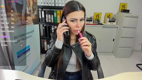 sassytiff online show from March 11, 11:44 am