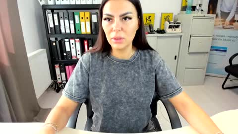 sassytiff online show from September 13, 10:15 am