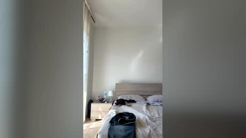 Snapshot of sat_greg chatting on April 6, 9:32 am sat_greg online show from April 6, 9:32 am