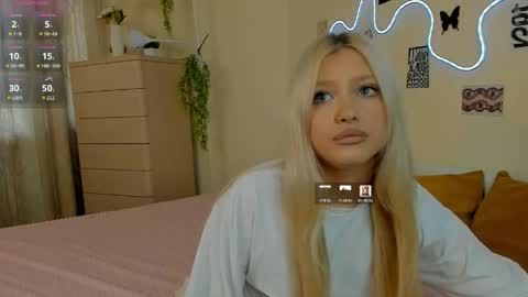 satinpresence online show from May 9, 5:23 am