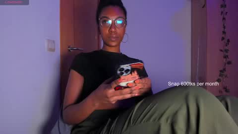 saturno_vibes online show from December 9, 10:32 am