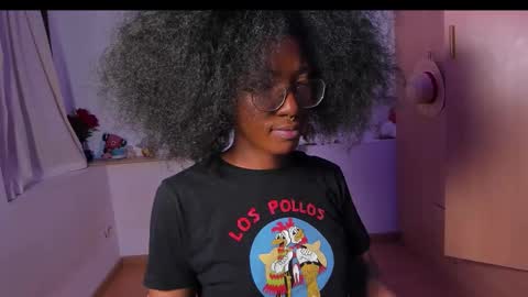 saturno_vibes online show from September 19, 7:43 am